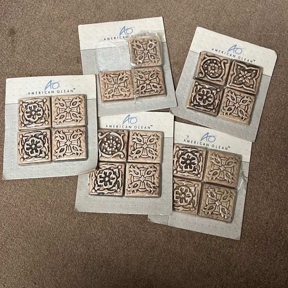 American olean tiles. 2x2 dots. Floral.